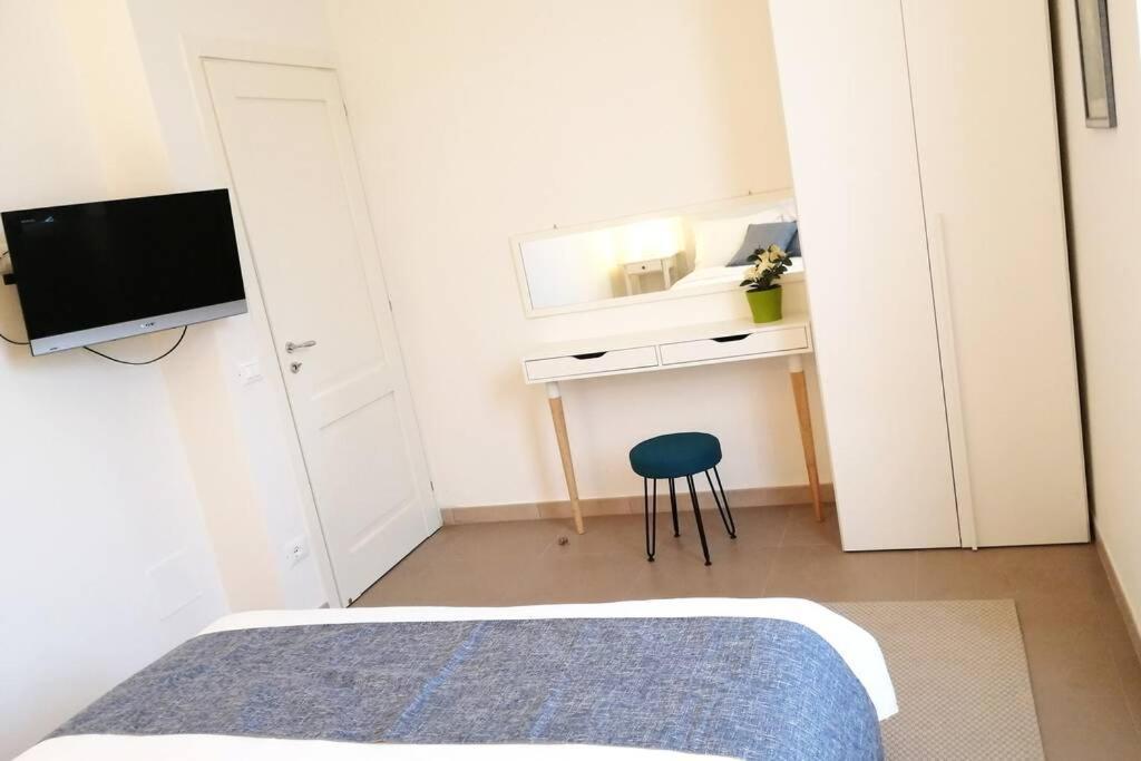 Apartamento Charming & Spacious Florentine Just Two Mins From Tram Stop *